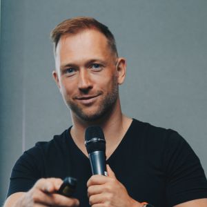 Panel dyskusyjny: AI bez ściemy: Od hype'u do realnych wyników w marketingu
